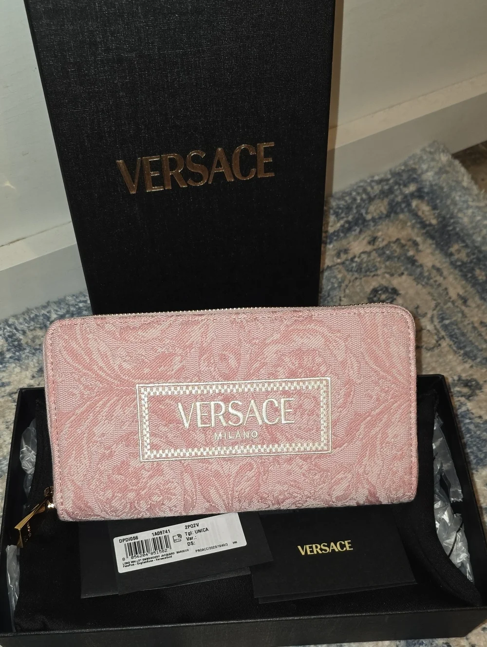 Like NEW Versace Barocco English Rose Jacquard Leather Long Wallet!